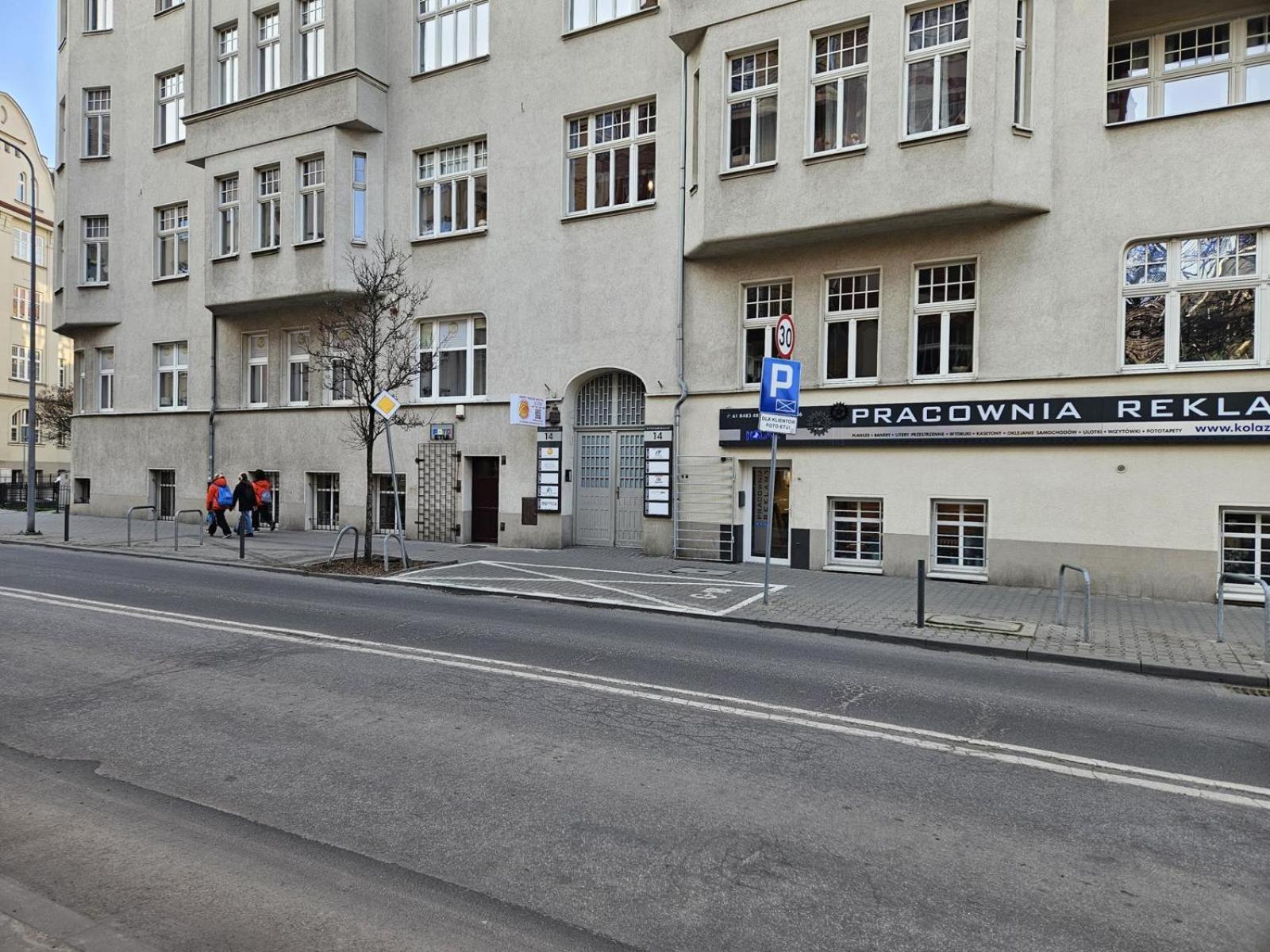Happy House Hostel Poznań Esterno foto